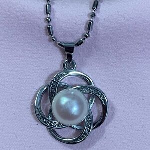Elegant Sterling Silver South Sea Pearl Pendant Necklace